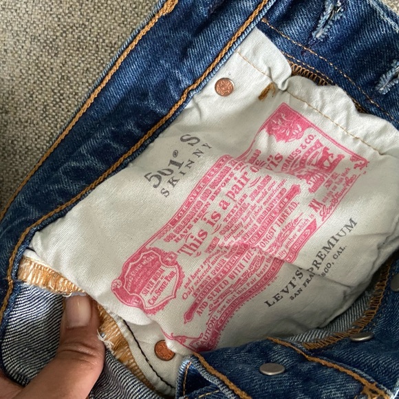 High waisted Levi’s 105 skinny denim - Picture 7 of 7